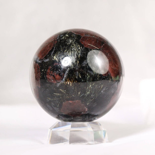 健康守護 | 黑閃石石榴石球 6.9cm