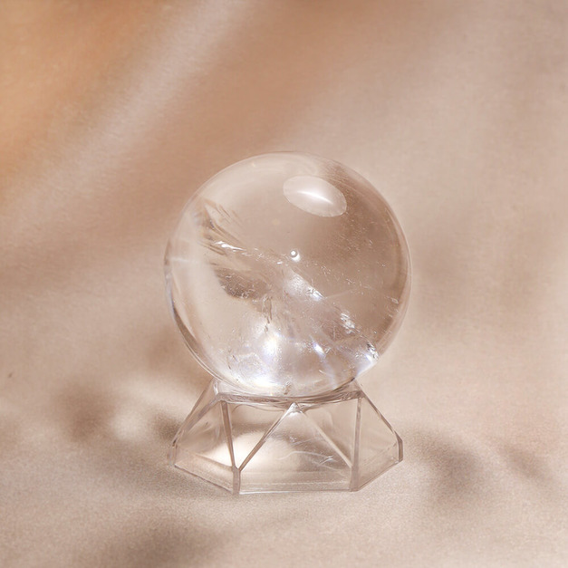 純白羽翼 | 頂級白水晶球 5.7cm