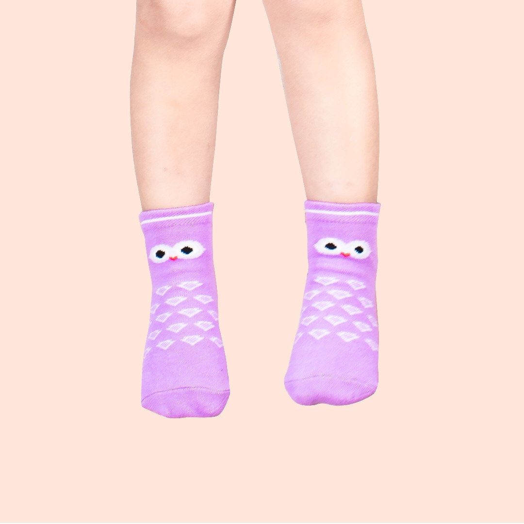 有可愛貓頭鷹動物圖案與腳底止滑無硬梗的棉質童襪
