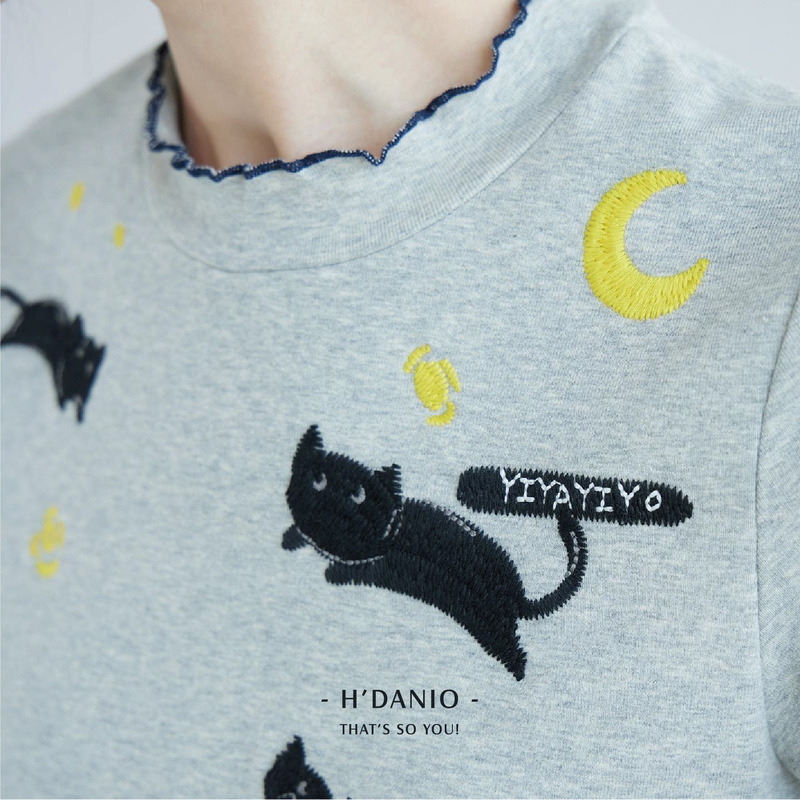 木耳邊刺繡星空下的貓咪 2色