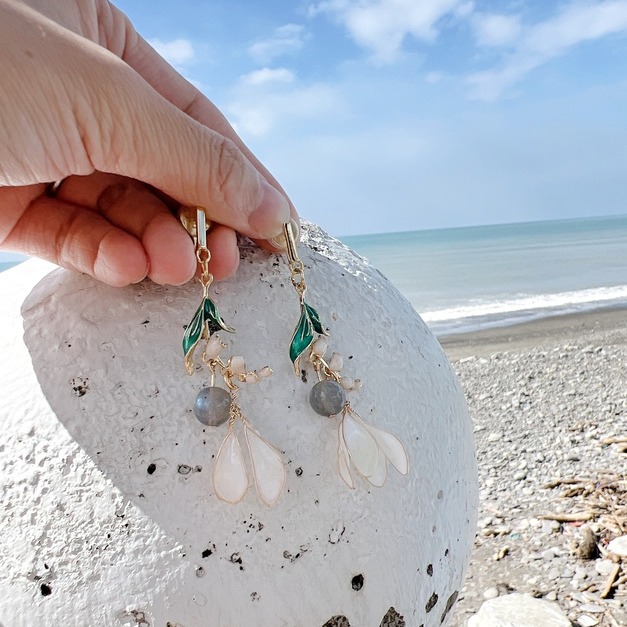 鳥語花香．月光石