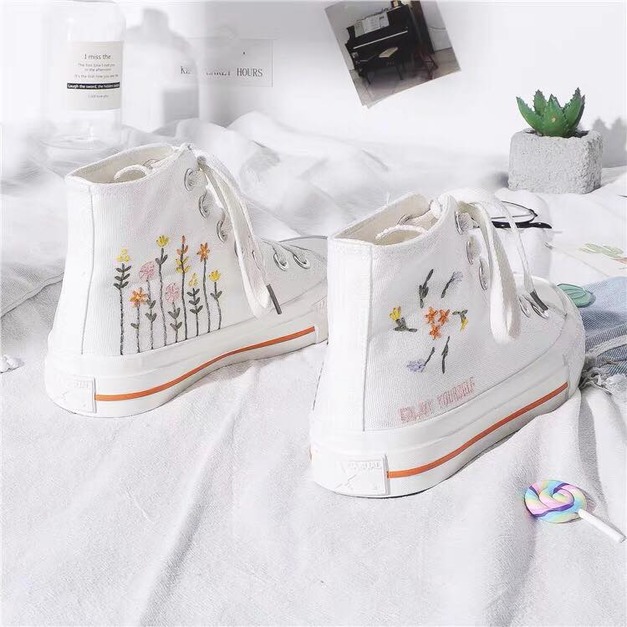 韓系刺繡小花帆布鞋