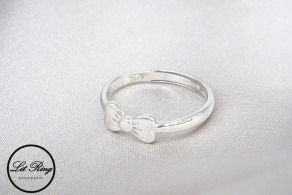 純銀微甜蝴蝶結戒指 ( 1.6 ~ 1.8 )