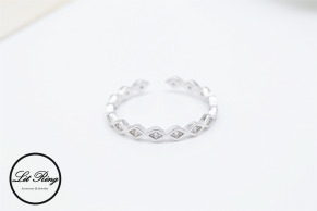 純銀菱形排鑽戒指 ( 1.6~1.8 )