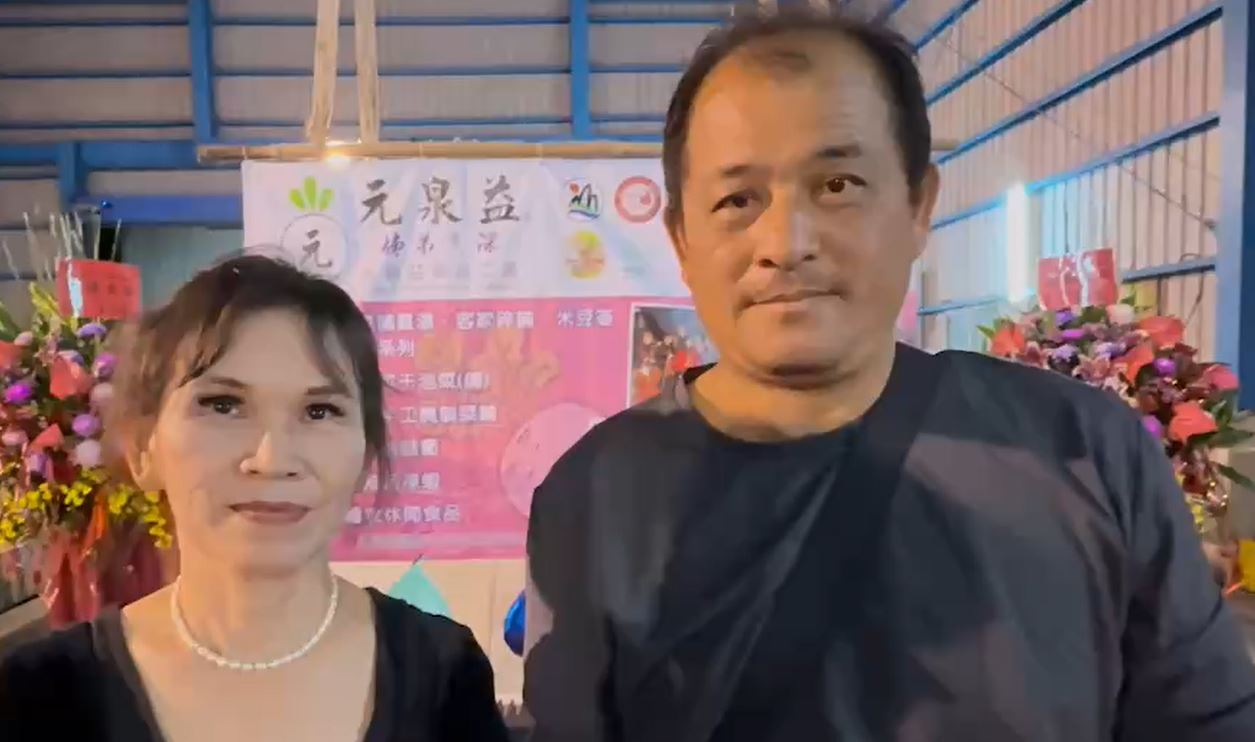 菜脯工廠五姊弟 演奏提琴慶賀父母珍珠婚