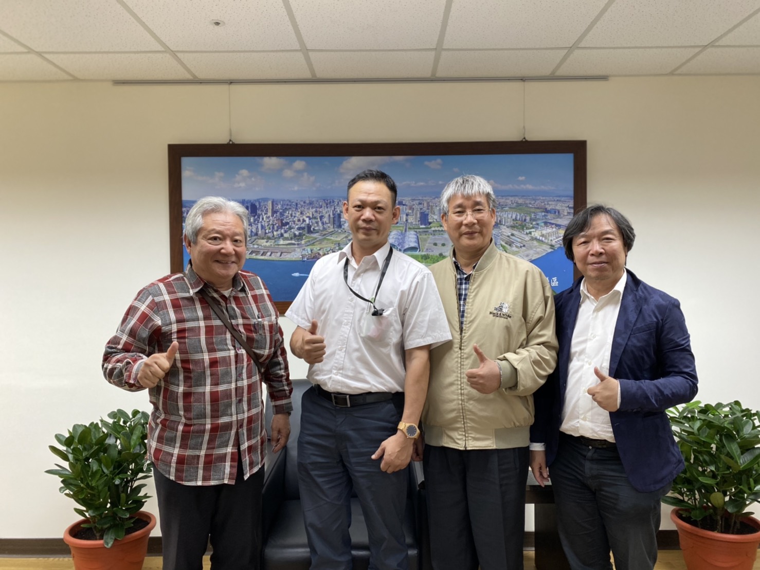 拜訪高市政副秘書長