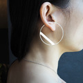 round b earring_圓框b耳骨環_1