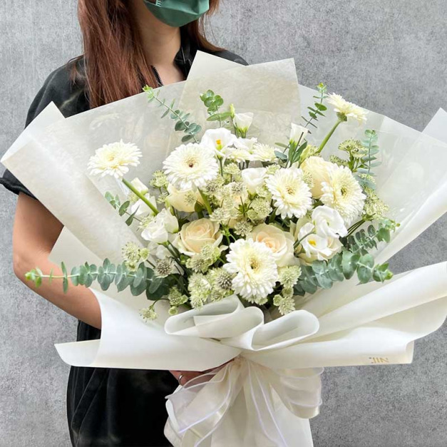 白綠色系鮮花花束 B0326002