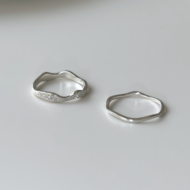 【純銀】BASICS．噴砂及光面波浪戒指組