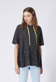 【女款】背後百褶連帽上衣/黑色