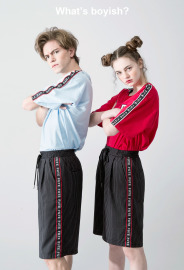 【中性款】隨意寬鬆條紋短褲/黑白