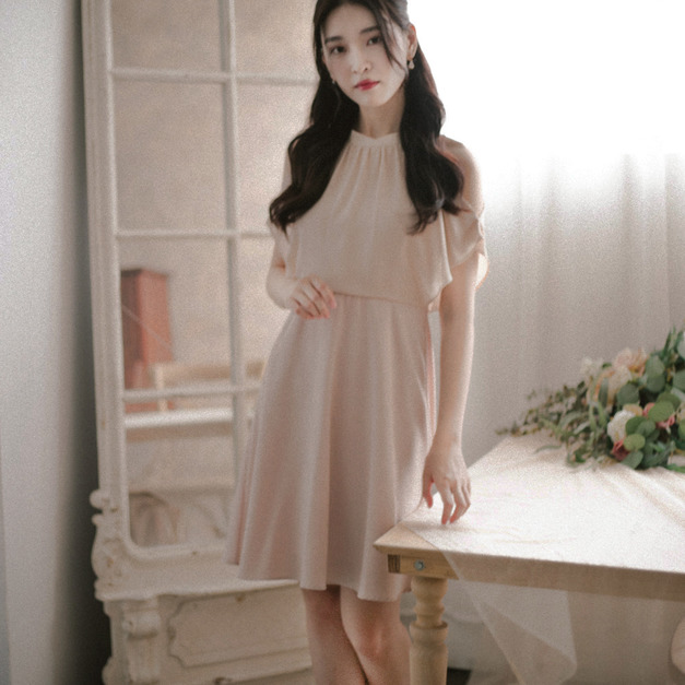 全網獨家✨自訂款。法式優雅知性顯瘦露肩長洋裝(及膝加長版）
