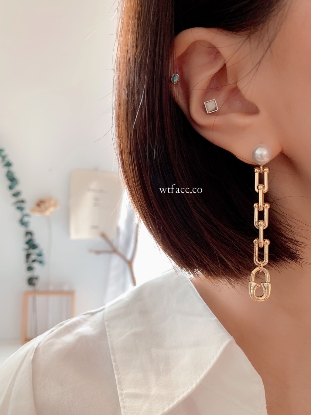 現貨 珍珠不對稱長垂耳 耳環 What The Fun 小商行