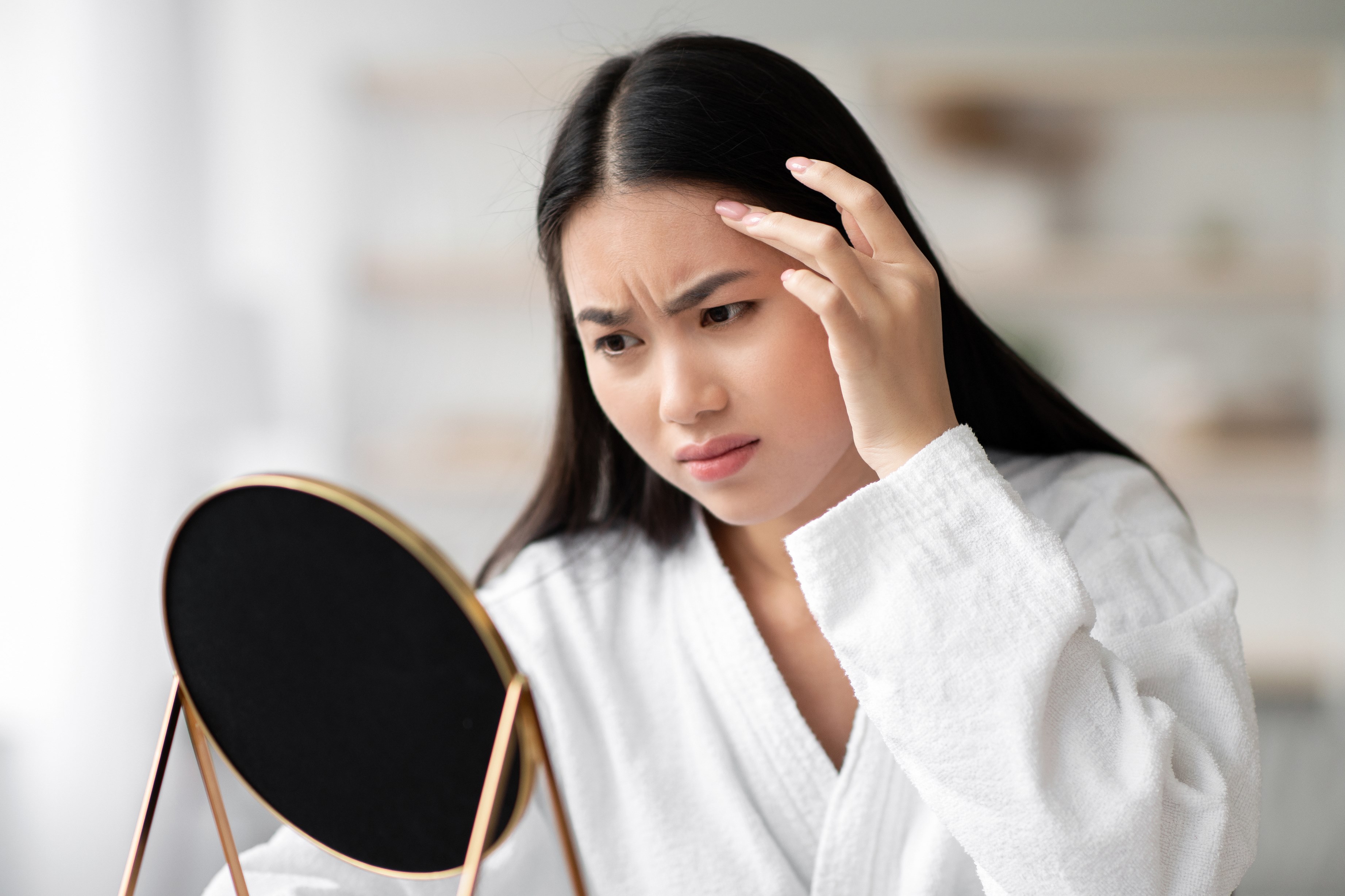 抬頭紋怎麼來？成因與日常改善一次看