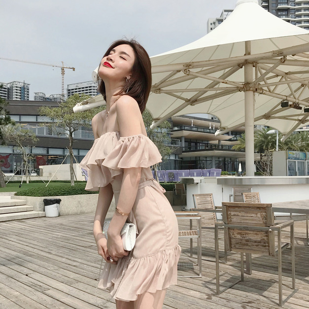 渡假荷葉邊一字領復古性感露背優雅連身裙