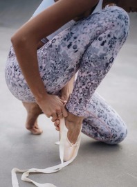 aimn高腰收腹經典LOGO款-妃色伊甸園