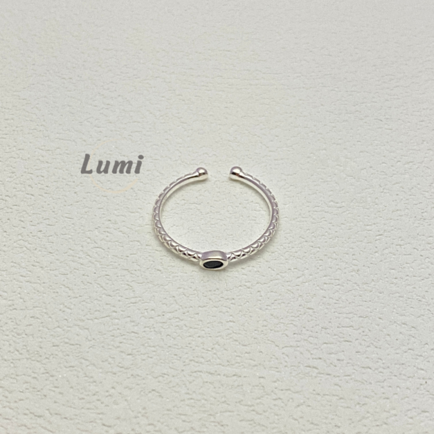 靜夜微光．純銀黑鋯石細戒