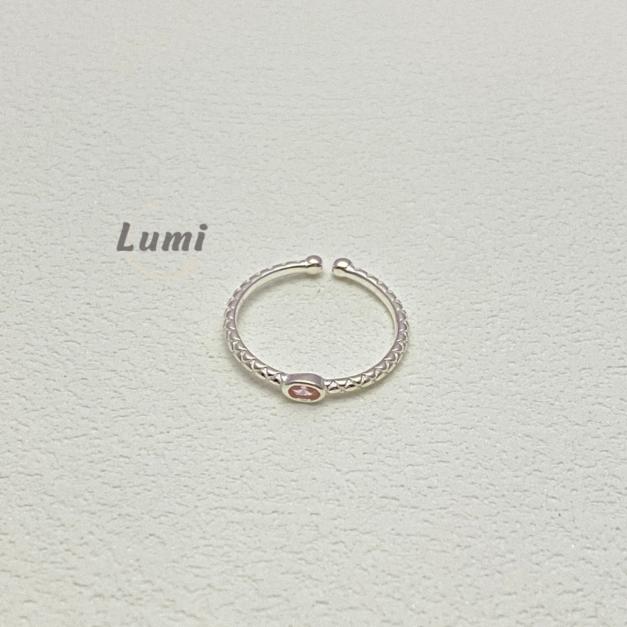 柔光凝粉．純銀粉鋯石細戒