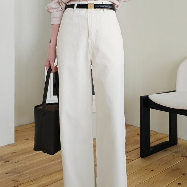 100% 精梳棉 ｜ 經典高質感柔白直筒長褲