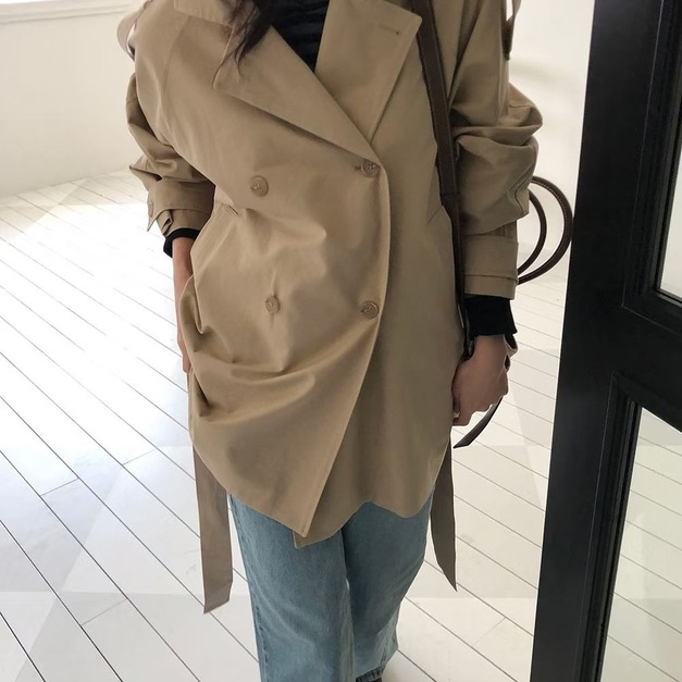 LOV ｜ 韓系鬆弛感：立體剪裁雙排扣短版風衣外套