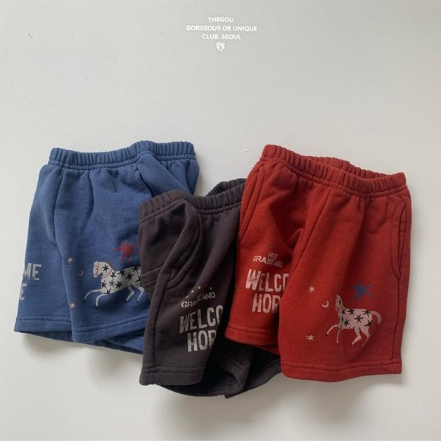 GO U ｜ 復古童年：美式塗鴉小馬休閒棉短褲     3色