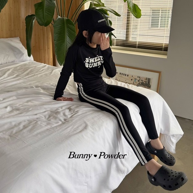 BUNNY POWDER｜側邊雙線防曬泳褲
