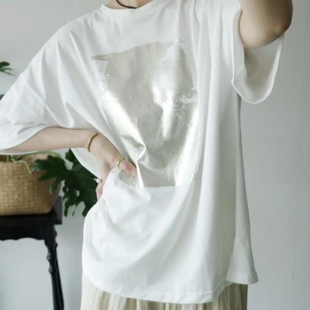 微光箔印寬版Tee