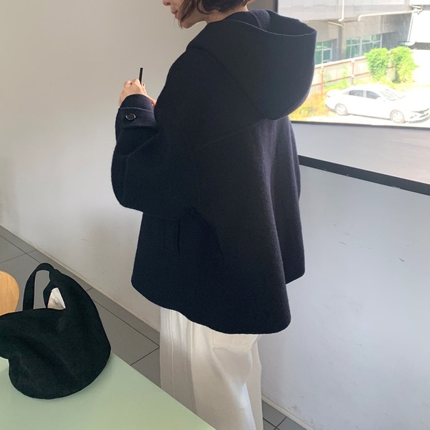 牛角釦連帽羊毛短大衣