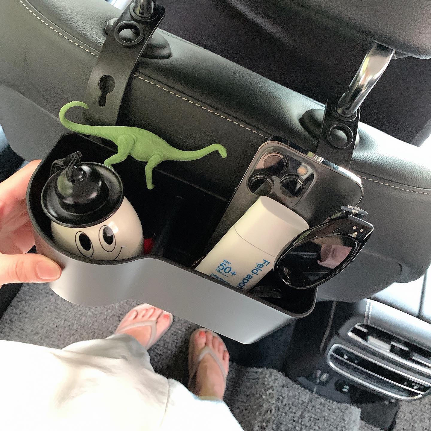 好用的汽車置物架_4edcf5f14a400fa5782982382738a83c.jpg