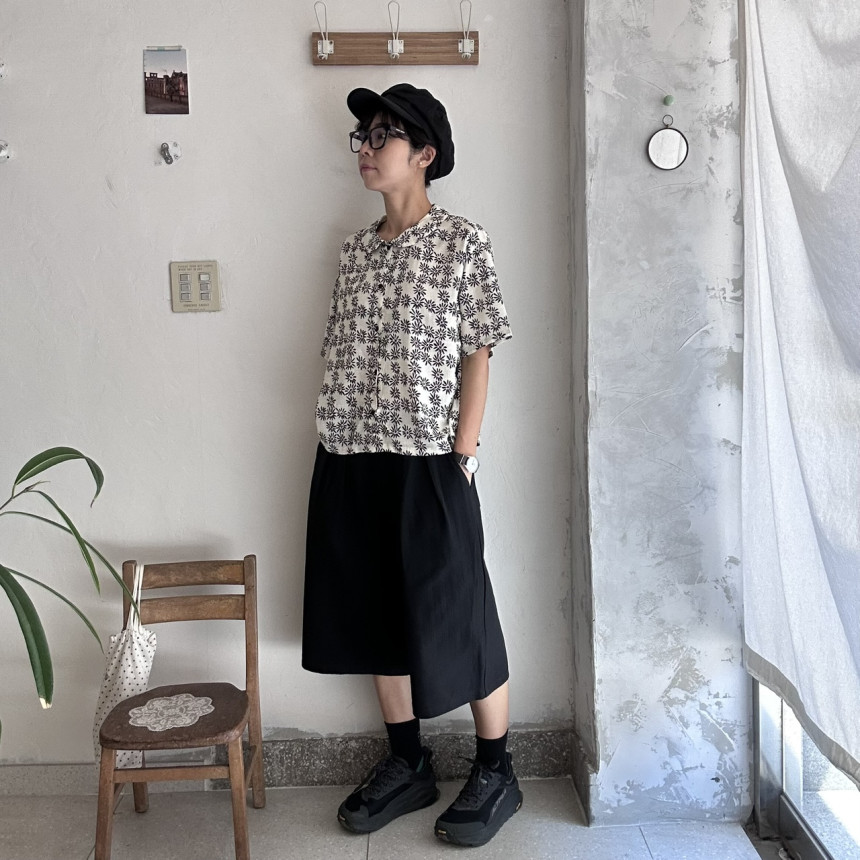 柔涼小圓領印花短袖襯衫_b7d58983b5f9ea6217dc1b2f35109b51.jpg