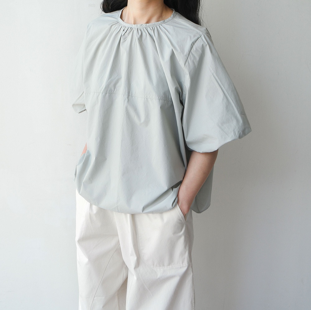立體澎袖短版棉質上衣_8107ef346e0d9b6a55bb2143a0e4573c.jpg