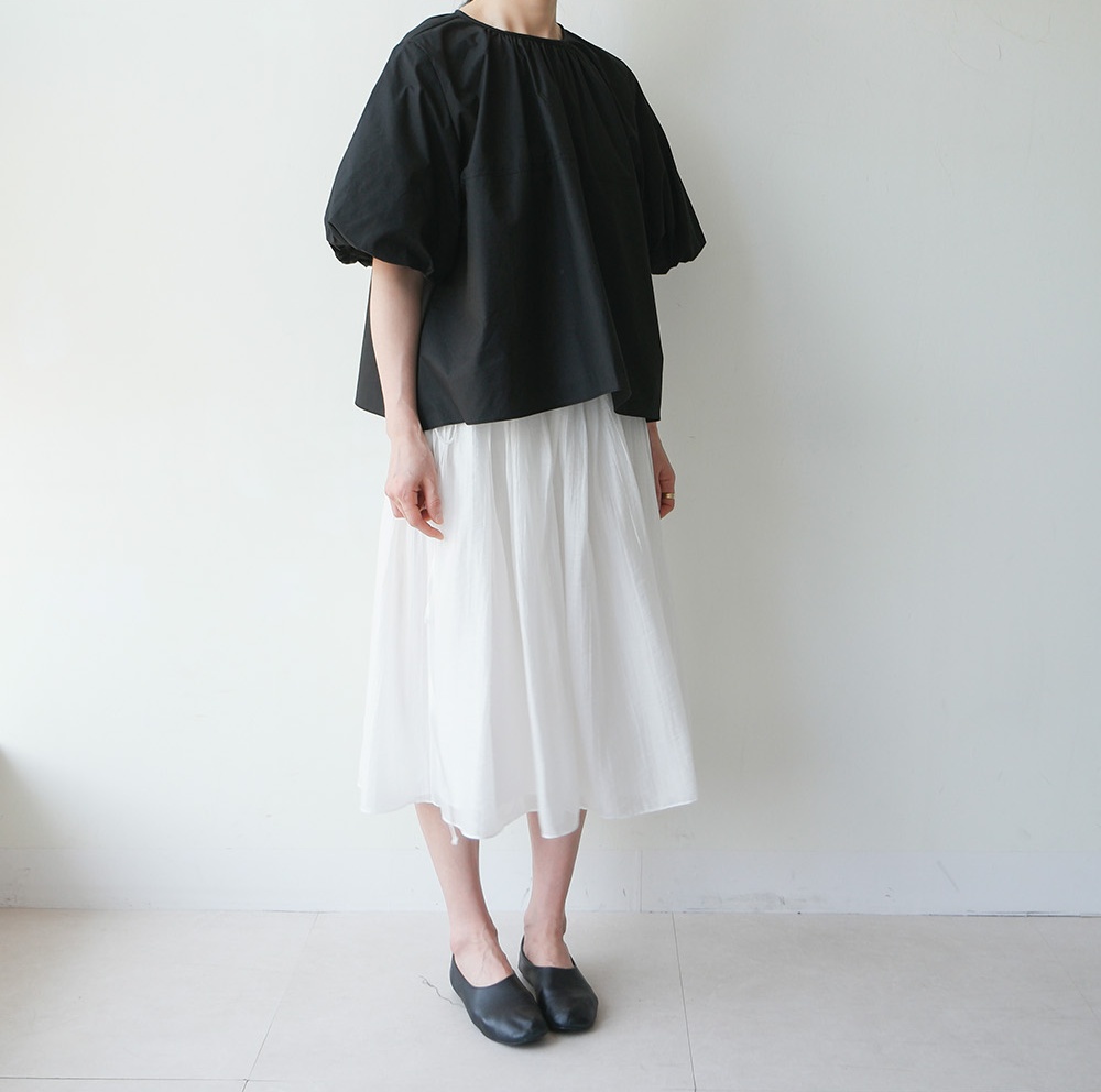 立體澎袖短版棉質上衣_ac53bd79a201b92d8c2b5e77e97a2fca.jpg