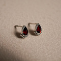 炙愛・石榴石｜925純銀耳環・貼耳式