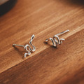 蜿蜒之舞｜925純銀耳環・貼耳式