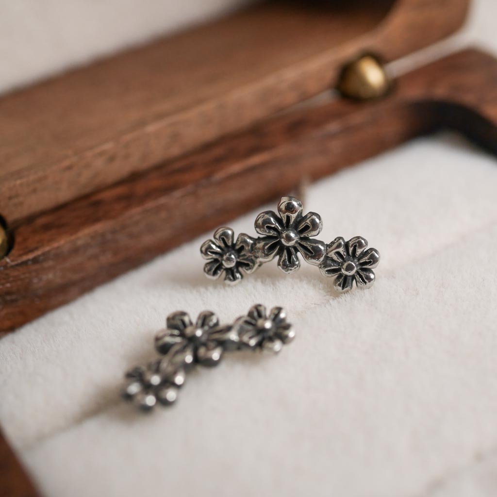 花花世界｜925純銀耳環・貼耳式