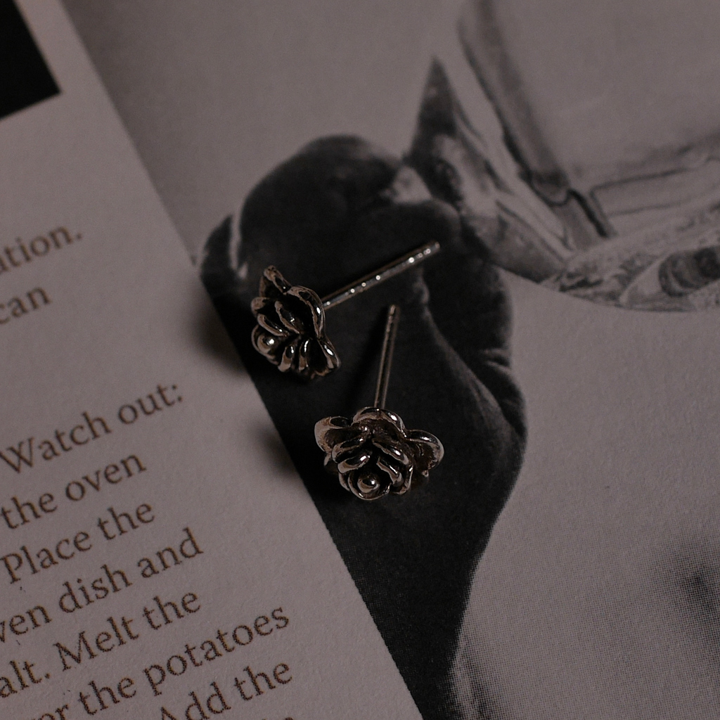 薔薇之戀｜925純銀耳環・貼耳式