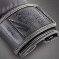 VENUM 尖牙拳套-銀底灰字【16oz】_2