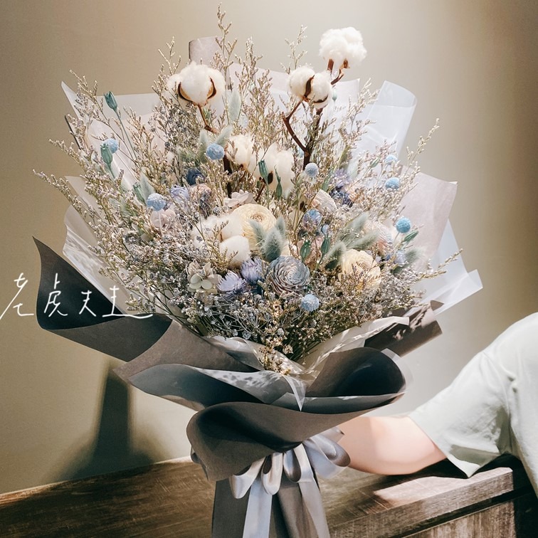 太陽玫瑰棉花花束 老虎先生花藝工作室 Florist Studio Of Mr Tiger 太陽玫瑰棉花花束 老虎先生花藝工作室 Florist Studio Of Mr Tiger