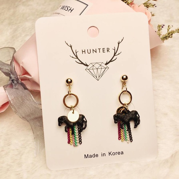 繽紛金屬流蘇黑色小馬