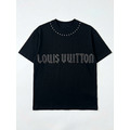 LOUIS VUITTON 胸前燙鑽LOGO短袖 (黑)