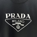 PRADA 三角標字母LOGO (黑)_2