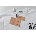 MIUMIU 立體刺繡經典logo短袖 (白色)_5