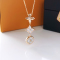 LOUIS VUITTON Diamond Blossom系列 三花項鍊_1