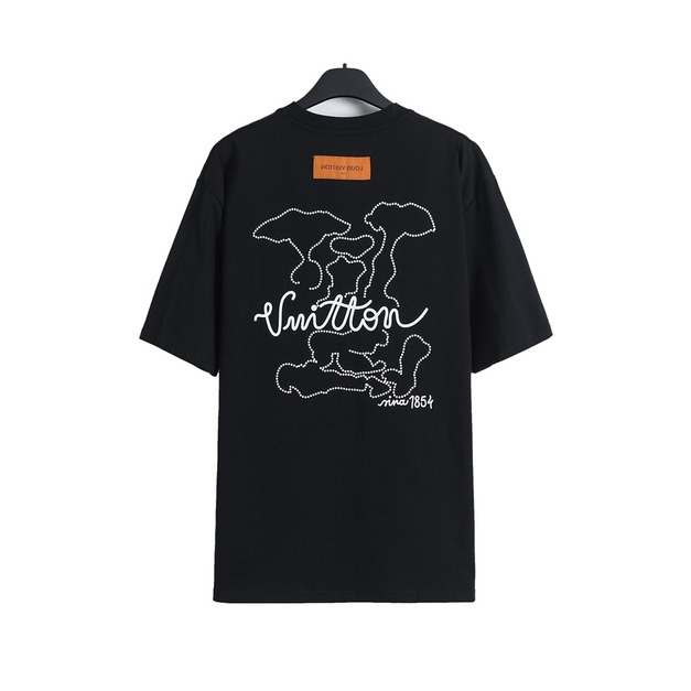 LOUIS VUITTON 鏤空祥雲印花短袖 (黑)