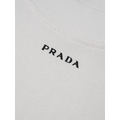 PRADA 胸上小字母LOGO短袖 (白)_3