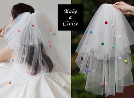 A250103【現貨】俏皮甜美個性彩色絨毛球球雙層蓬蓬造型短頭紗【髮夾款】。新娘飾品自助婚紗結婚登記生日派對表演兒童寫真蘿莉塔