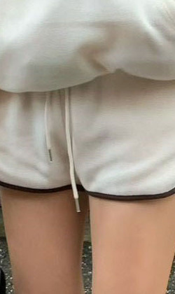 [06020903] 滾邊磨毛休閒短褲