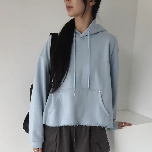 [02046204] 釘釦連帽厚棉短版T