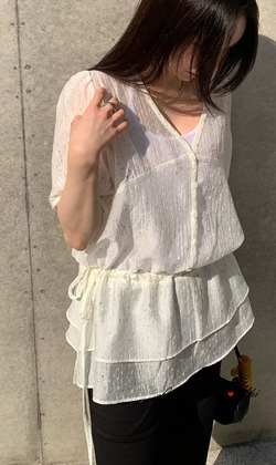 [04014201] 日系淡雅碎花裙擺衫
