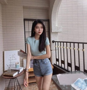 現貨無退換｜素色圓領針織上衣